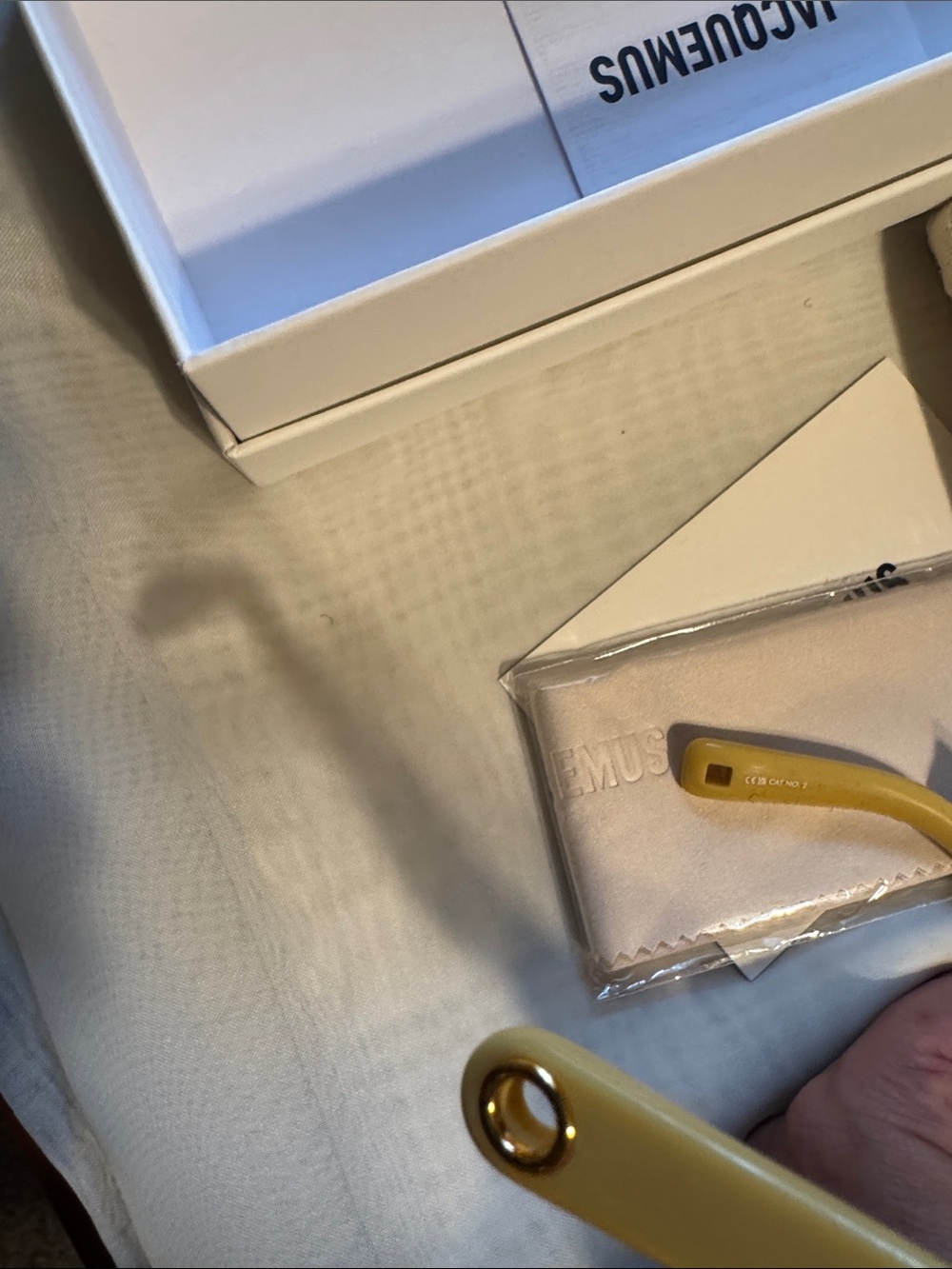 Jacquemus Cream Yellow Rectangular Sunglasses - Picture 11 of 12